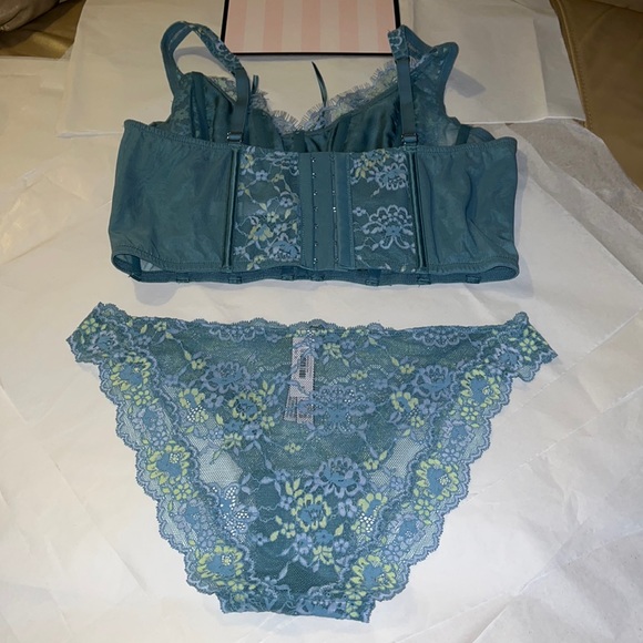 (L) 2pcs Victoria’s Secret Dream Angels Collection Set Corset & Cheeky Panty - Picture 4 of 17